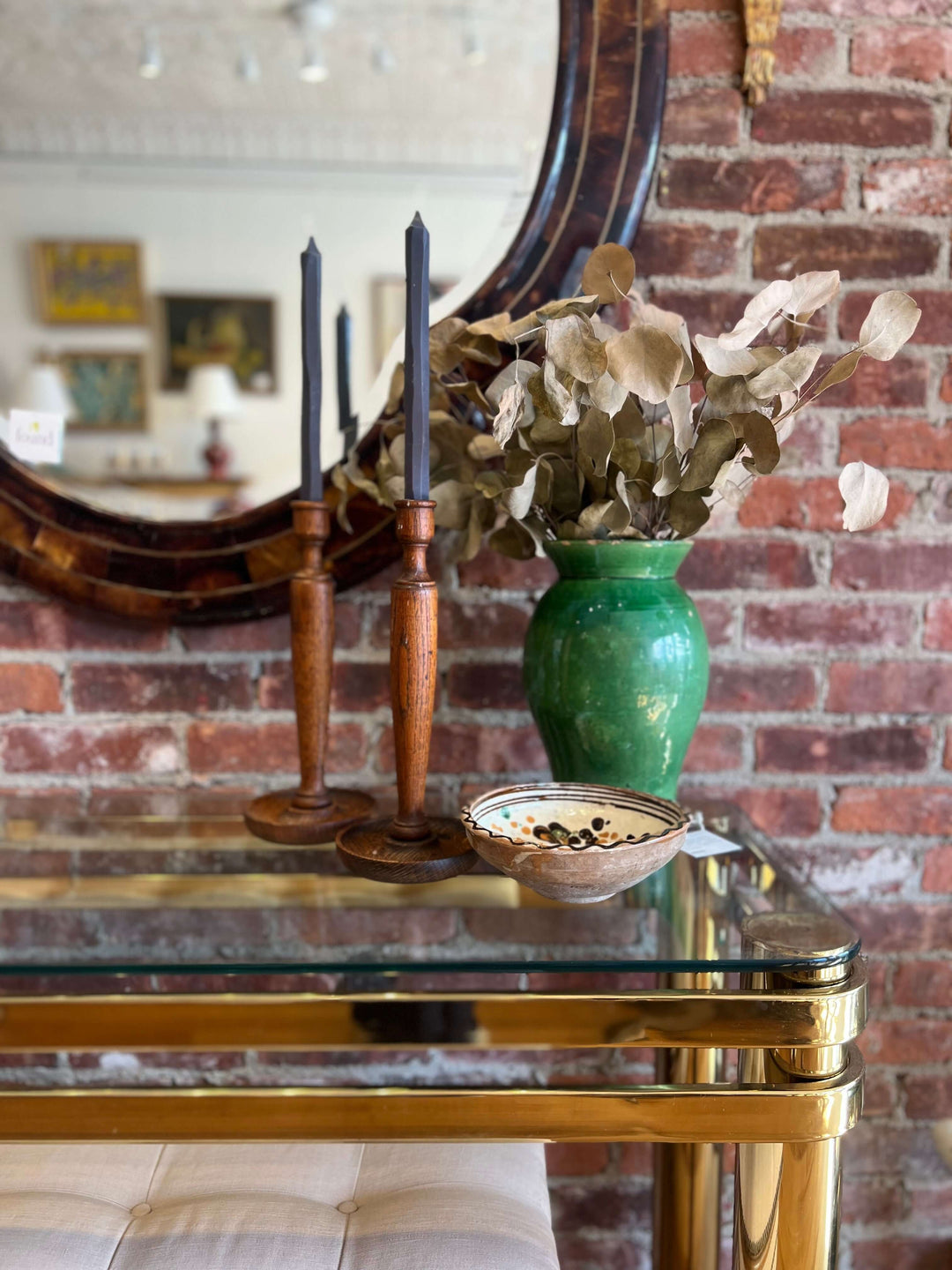 Collected interior with modern furnishings and carefully chosen vintage pieces.