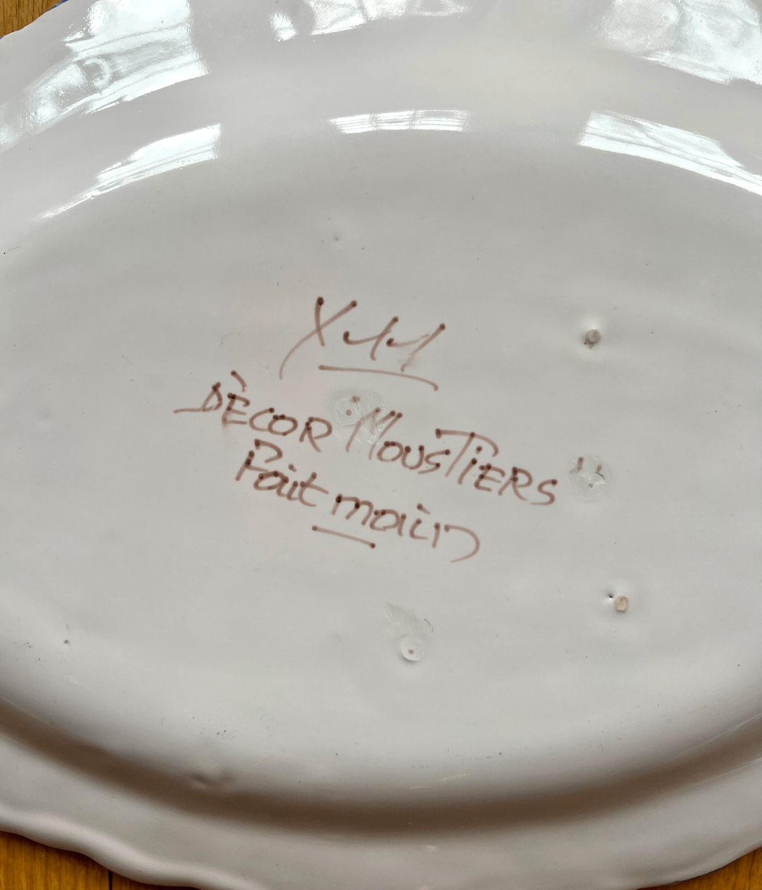 Vintage French Faience Platter – Hand-Painted “Décor Moustiers”
