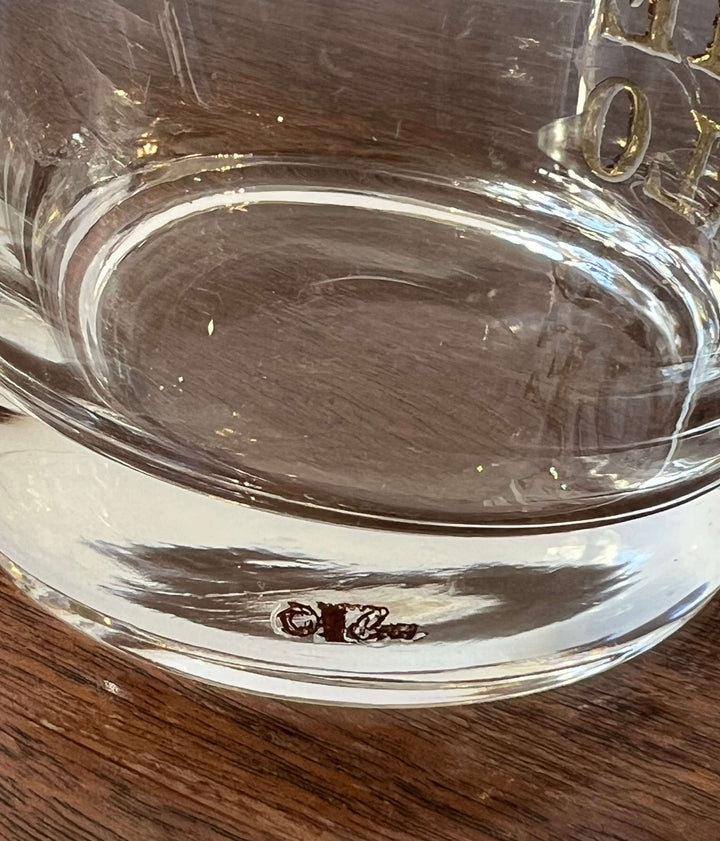 Vintage set of Six Cera "World Famous Bar Glasses" with 22K Details close-up showing Cera marking in glass base.