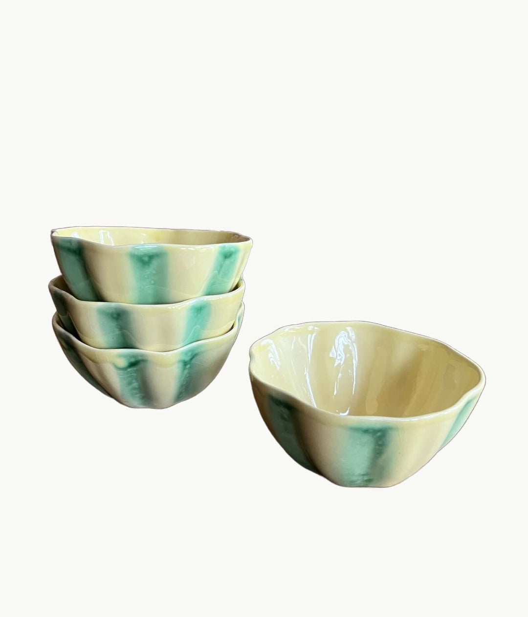 Vintage Caldas da Rainha Portugal melon bowls in green and cream glaze, set of four ceramic dessert or fruit bowls with scalloped edges