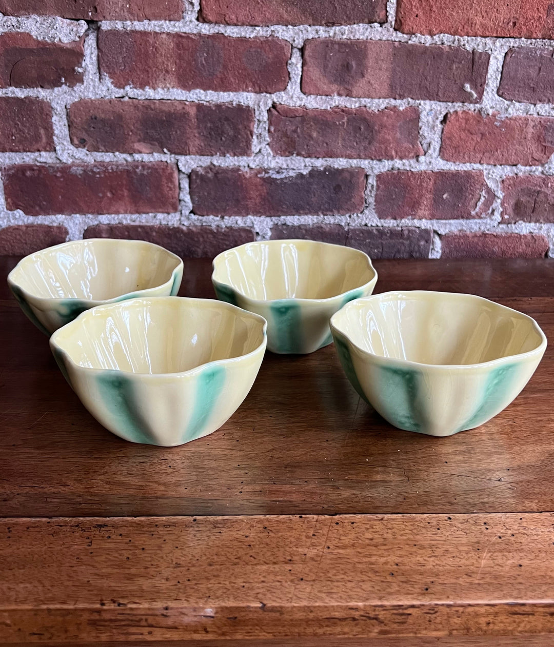 Vintage Caldas da Rainha Portugal melon bowls in green and cream glaze, set of four ceramic dessert or fruit bowls with scalloped edges