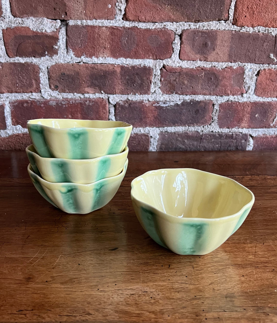 Vintage Caldas da Rainha Portugal melon bowls in green and cream glaze, set of four ceramic dessert or fruit bowls with scalloped edges
